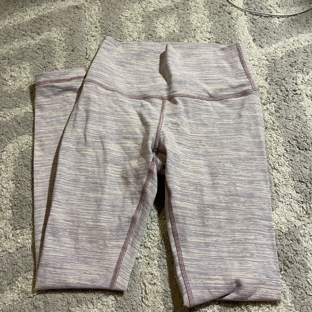 Lululemon pink Heathered Wunder unders size 6